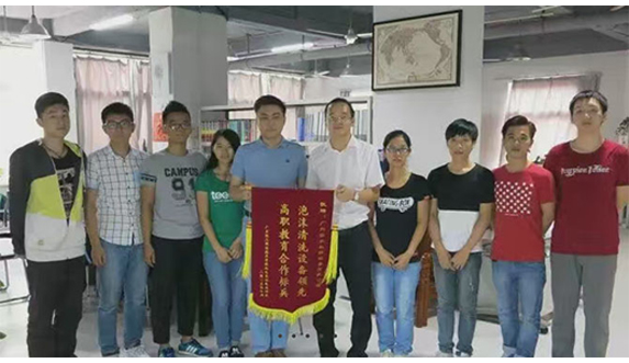 Congratulations to Guangzhou Light Machine Technology experts Professor Li Xiangwei was hired as CCTV "China Power" "robot legend" project expert judges